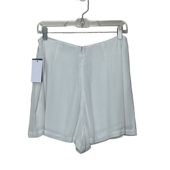 Guess white rayon shorts size Medium - Picture 2 of 9